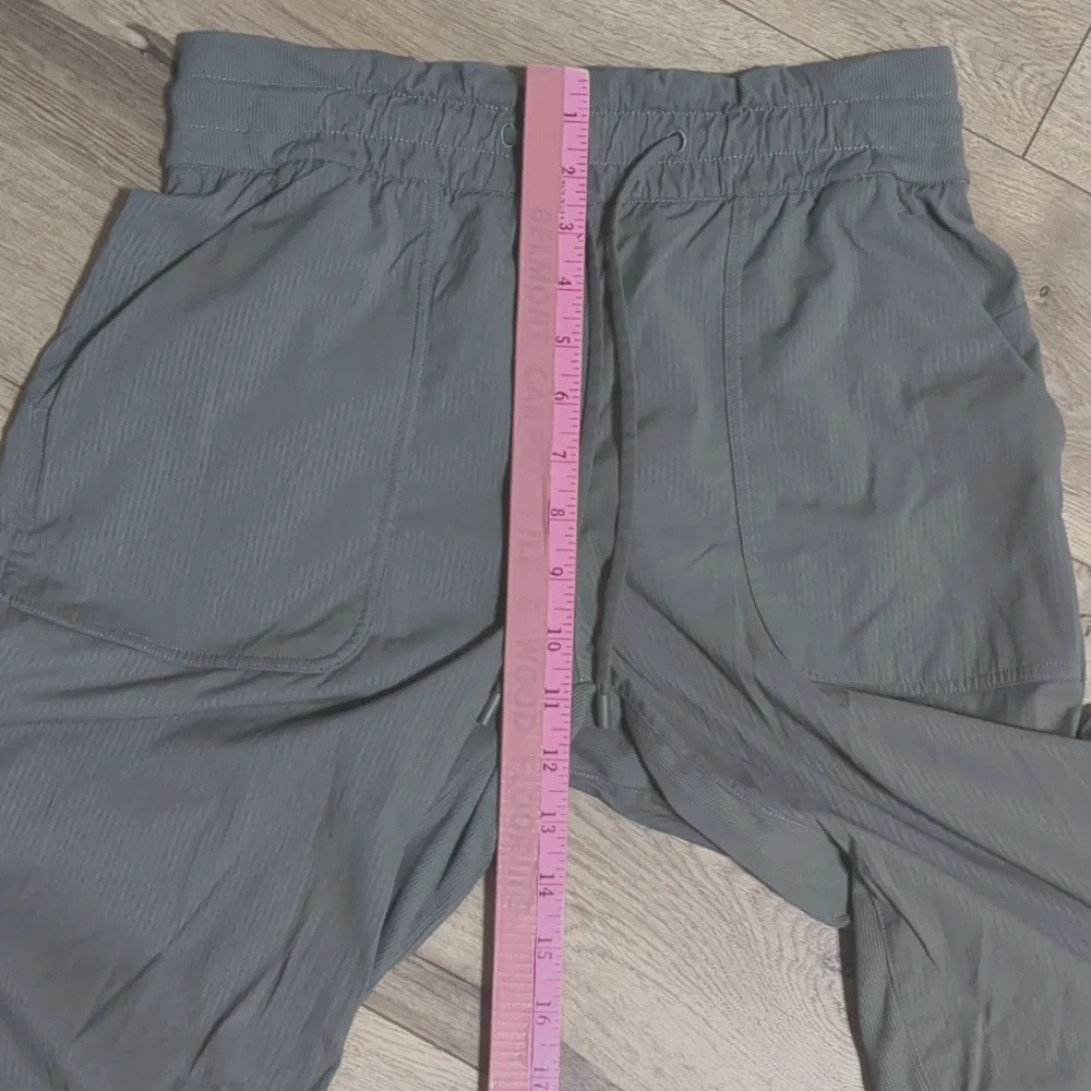 Lululemon Dance Studio Mid-Rise Green- Grey Cropped Pants Size 6 - Picture 7 of 13